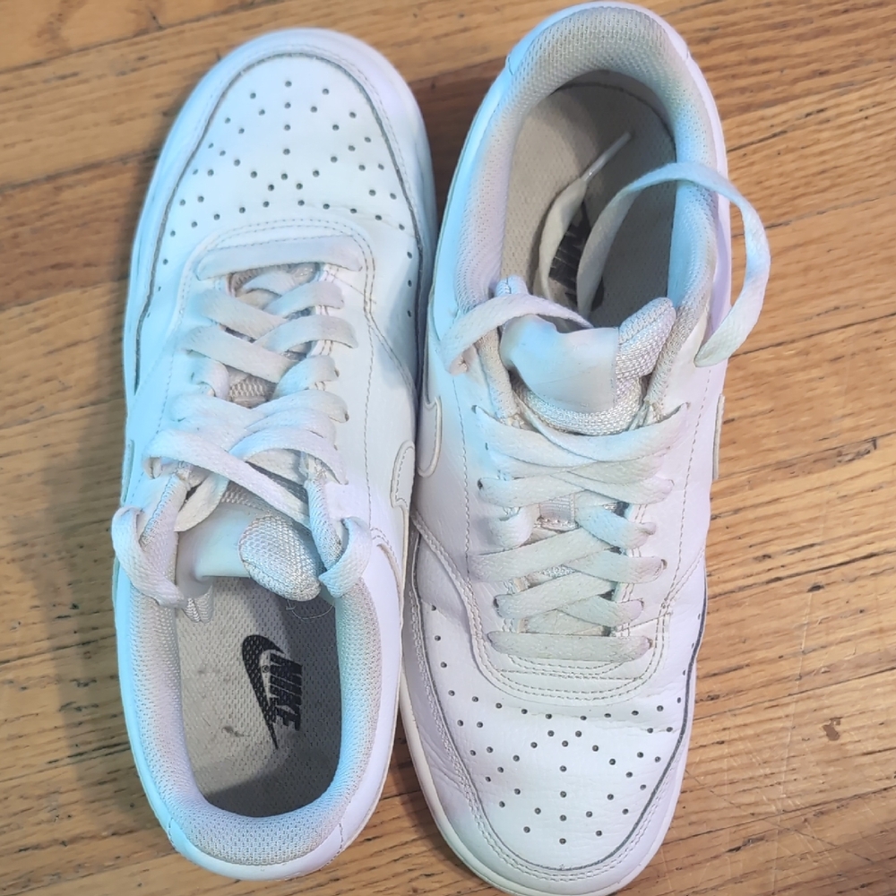 Nike Women's Court Vision Low – Gently Used, Size 8